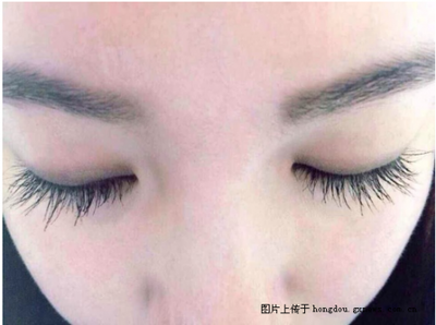 超雞凍！快來(lái)看blingbling電眼！艾格碧詩(shī)睫毛增長(zhǎng)液評(píng)測(cè)